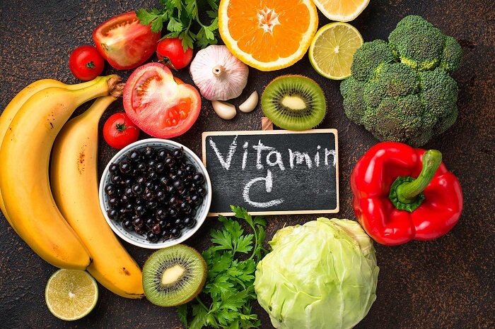 tăng cường ăn rau xanh và trái cây giàu vitamin A, E, C,...7